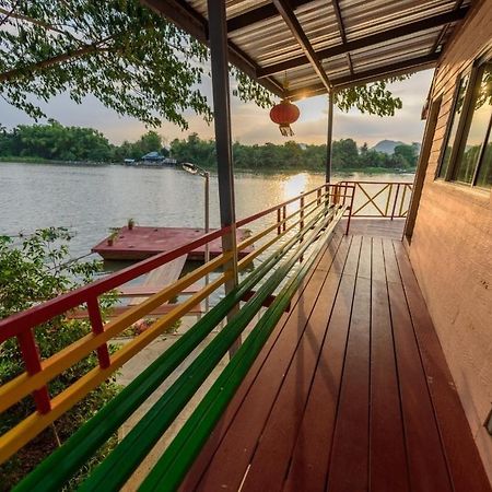 Golden Dragon Kanchanaburi Exterior photo